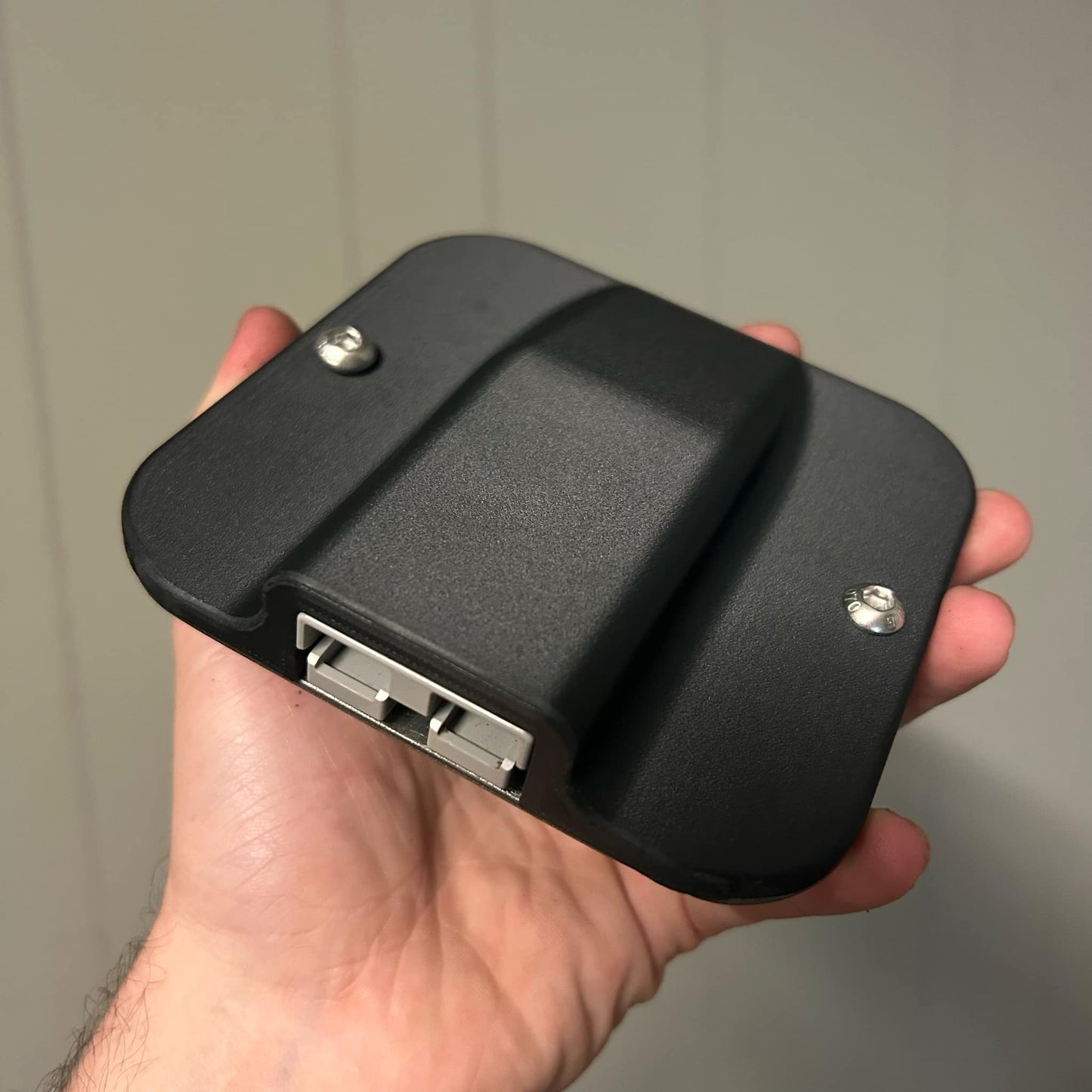 Hilux tub mount